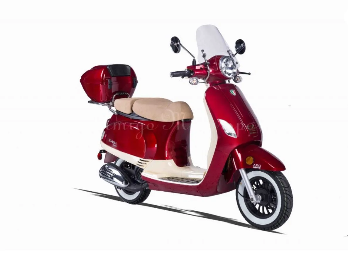 Amigo Avenza 50 CC USB Port, Wind Shield Vespa, 98% assembled. CA Legal
