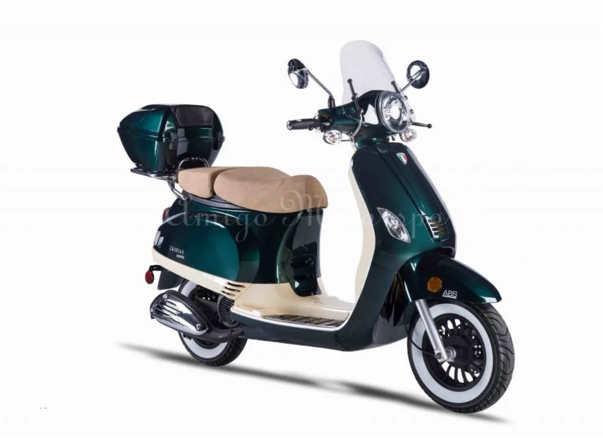 Amigo Avenza 50 CC USB Port, Wind Shield Vespa, 98% assembled. CA Legal