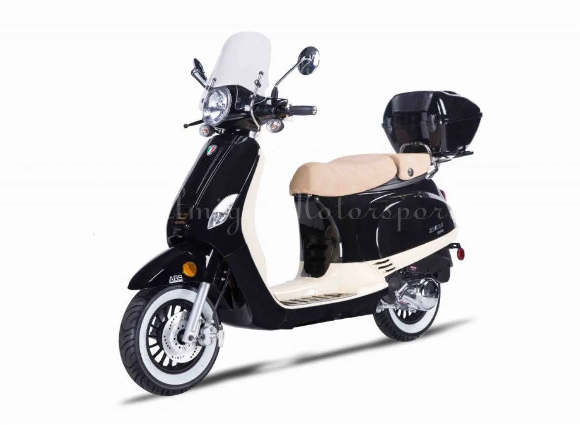 Amigo Avenza 50 CC USB Port, Wind Shield Vespa, 98% assembled. CA Legal