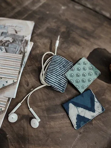 Ekatra Cable Holder