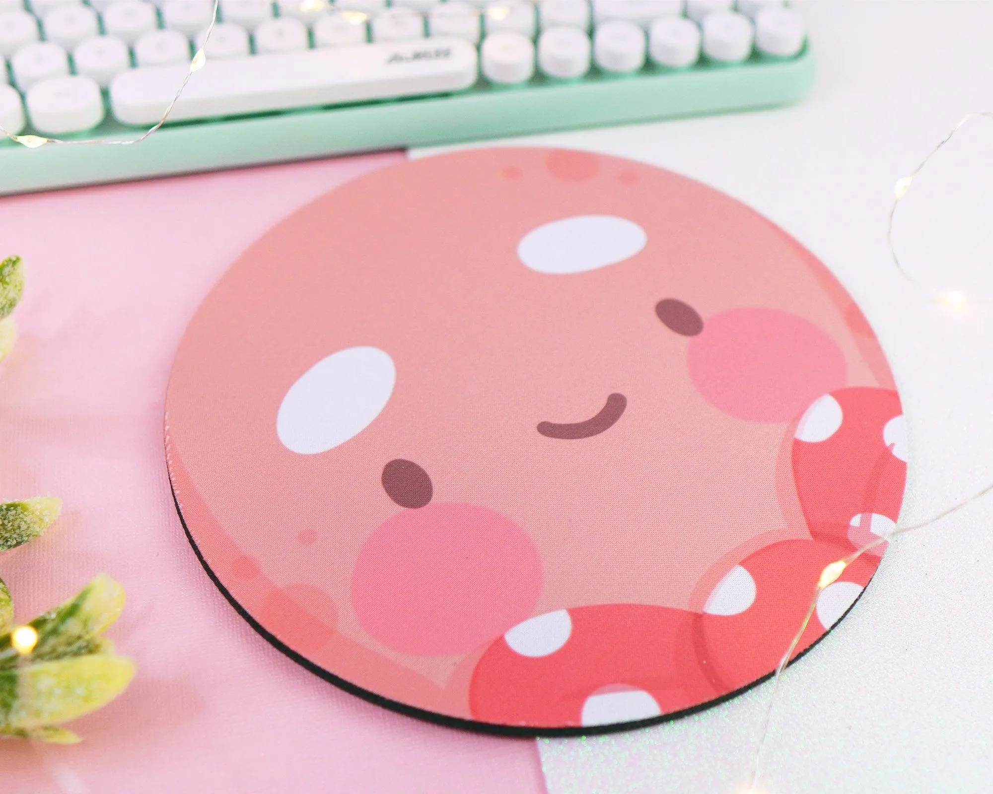 Gingie Mouse Pad │ Cute Kawaii Gingerbread Desk Mat │ Round Christmas Mouse Mat