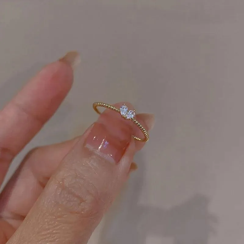 Heart-shaped Zircon Ring: Elegant Wedding Band with Mood Tracker - Ideal Gift for Women