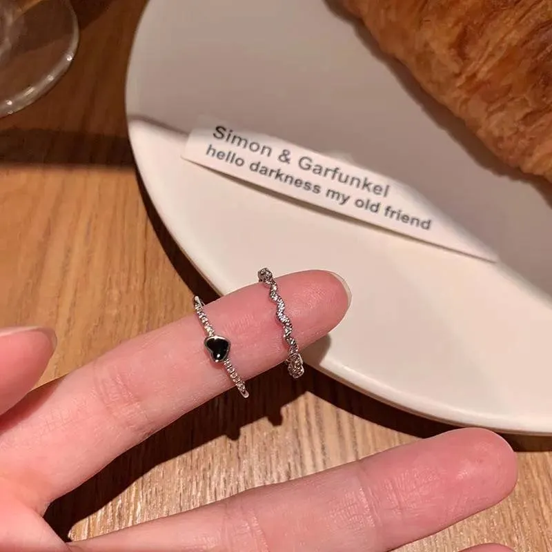 Heart-shaped Zircon Ring: Elegant Wedding Band with Mood Tracker - Ideal Gift for Women