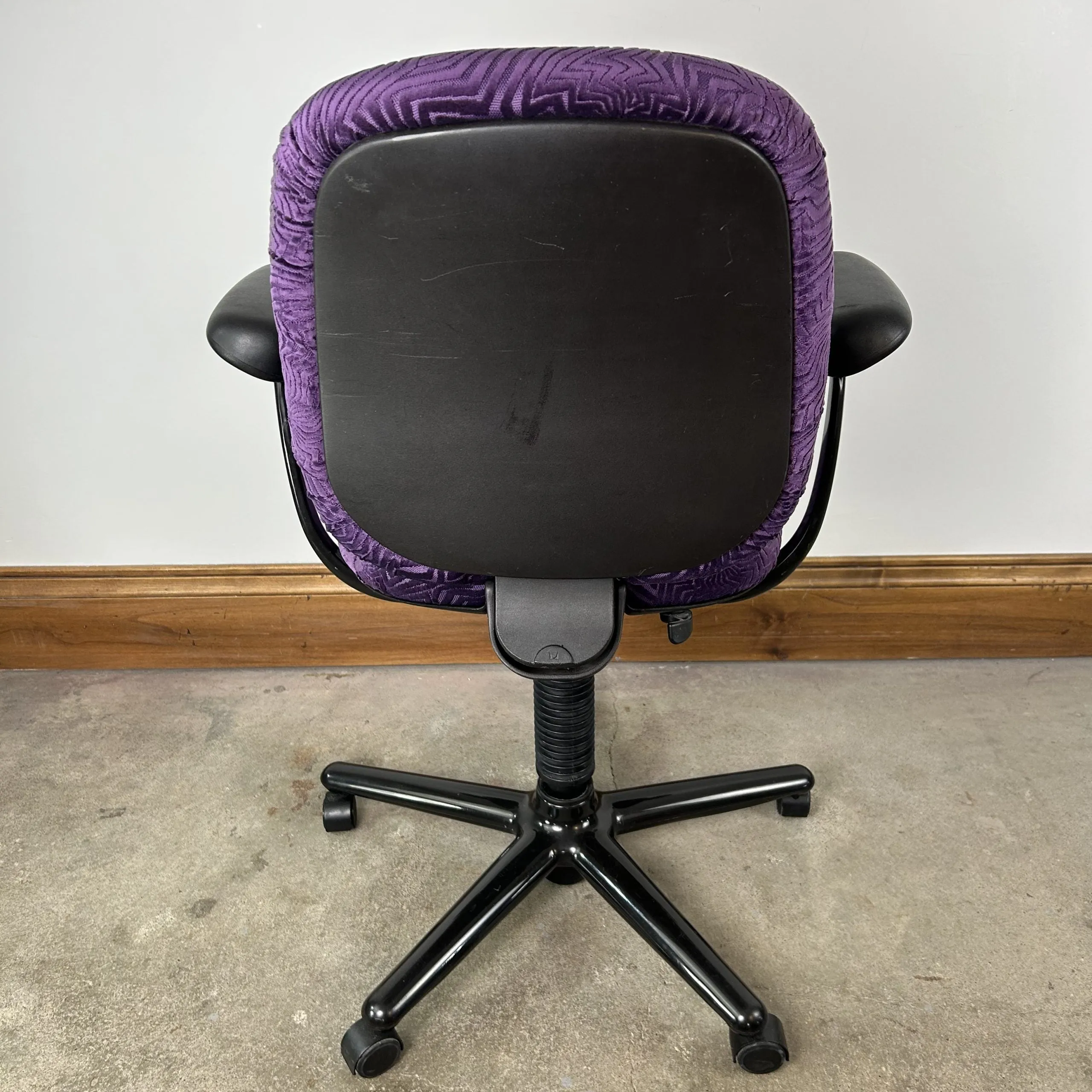 Herman Miller Swivel Desk Chair, Custom Textured Upholstery in Plum