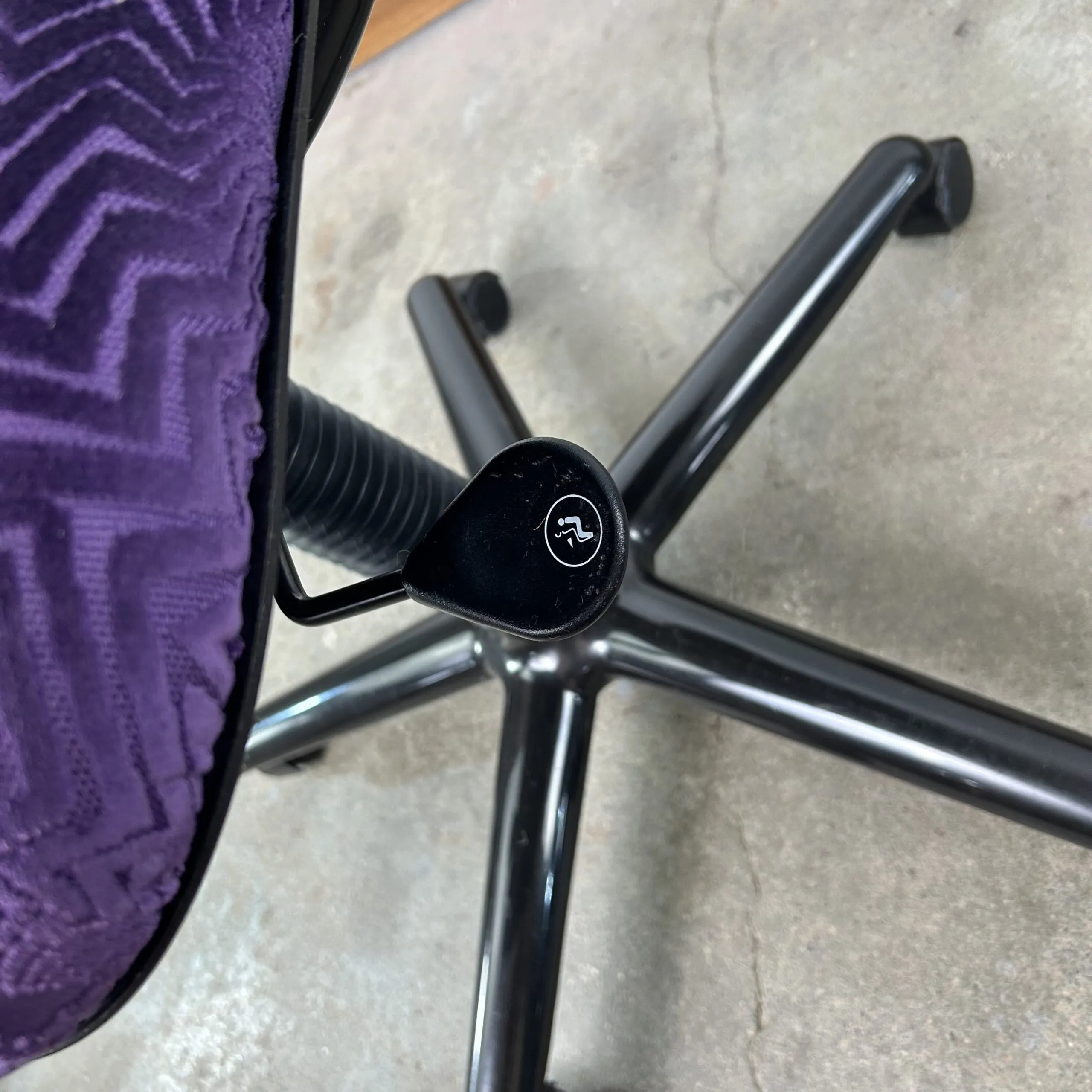 Herman Miller Swivel Desk Chair, Custom Textured Upholstery in Plum