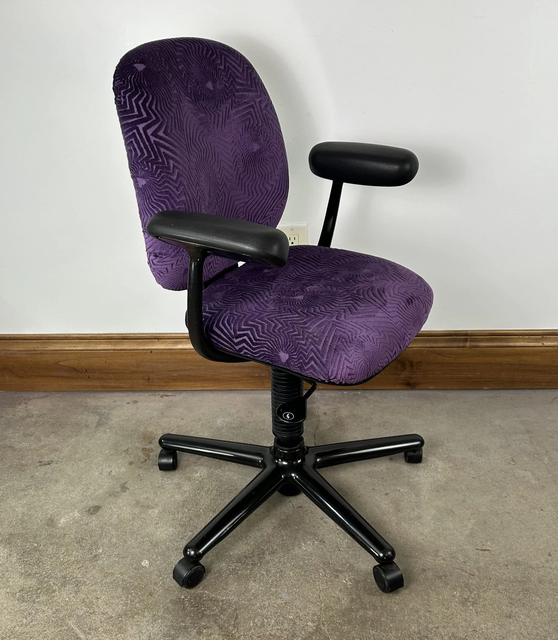 Herman Miller Swivel Desk Chair, Custom Textured Upholstery in Plum