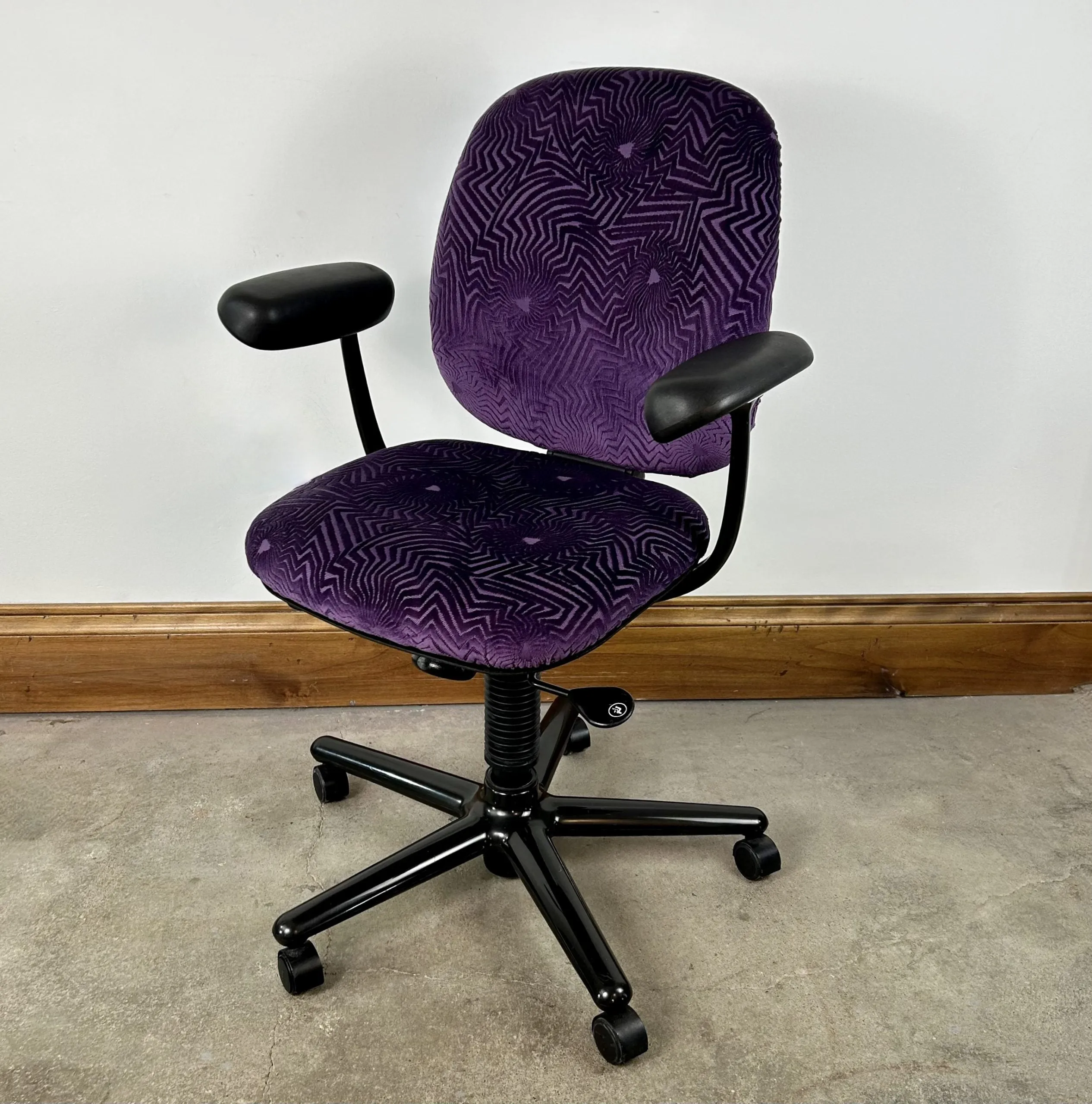 Herman Miller Swivel Desk Chair, Custom Textured Upholstery in Plum