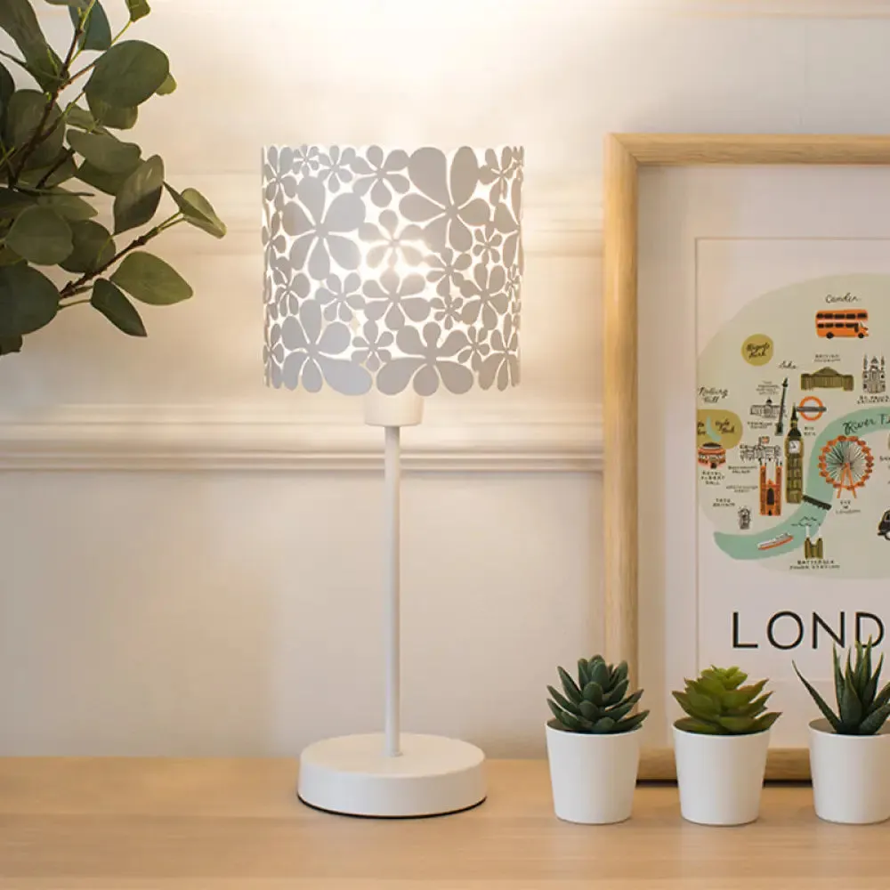 Modern 1-Bulb White Flower Desk Lamp with Metal Shade for Task Lighting