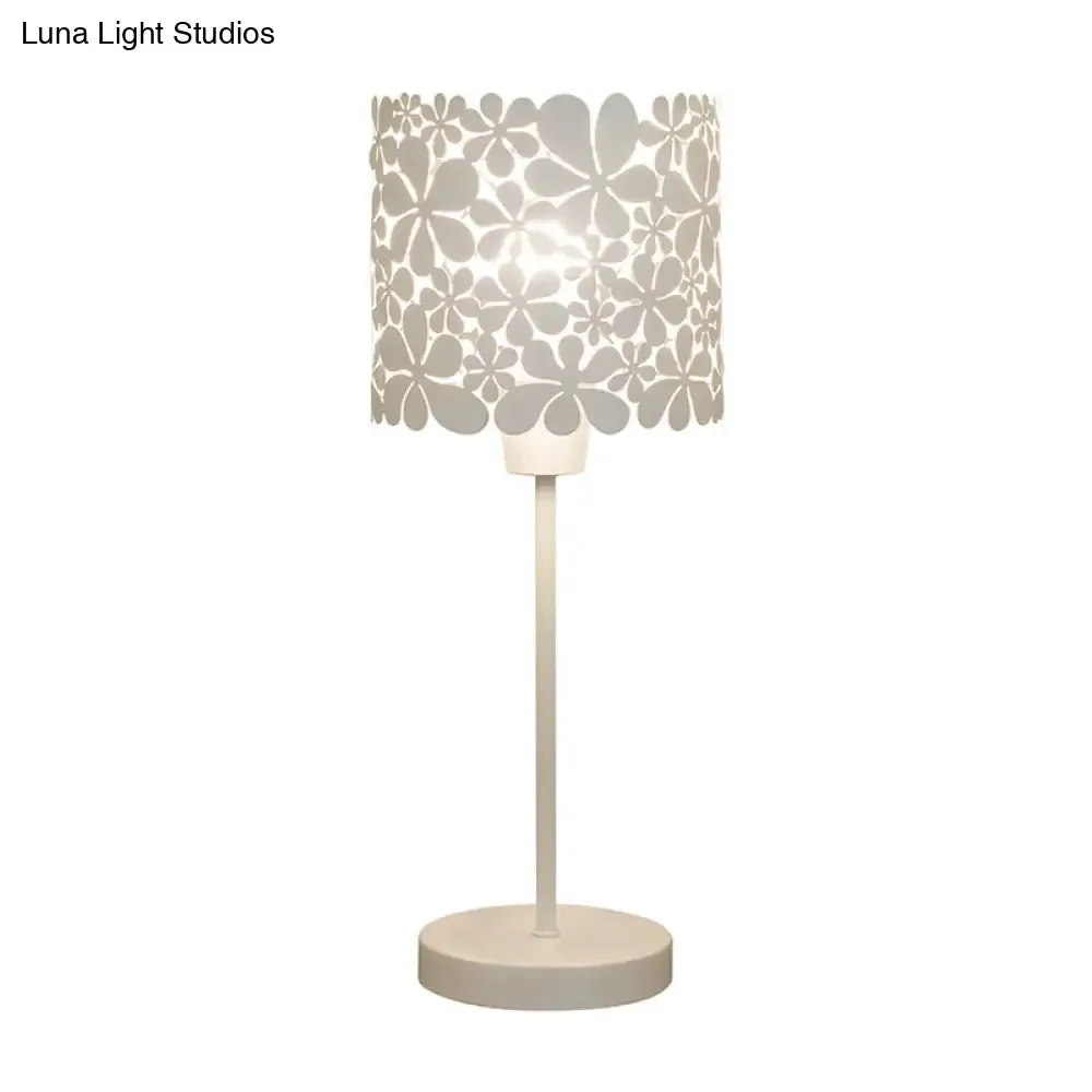 Modern 1-Bulb White Flower Desk Lamp with Metal Shade for Task Lighting