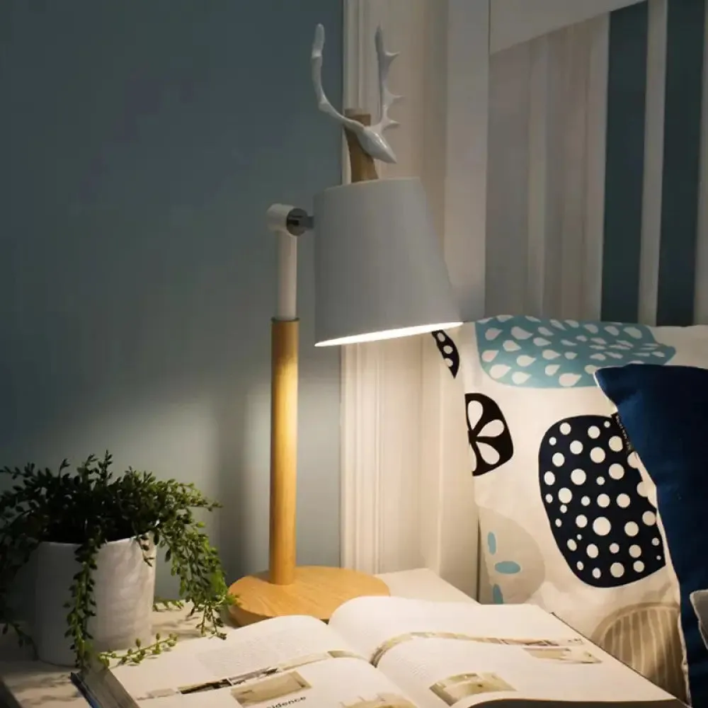 Rotatable Wood Desk Light - Nordic Style Animal Deco Table Lamp in Beige