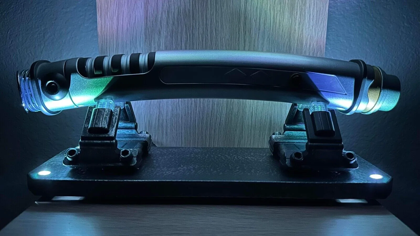 Star Wars Galaxy's Edge Color Changing Lightsaber Hilt Stand